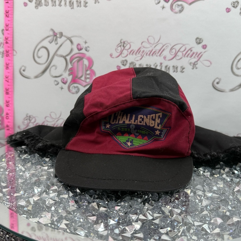 HEAD hat Challenge ski & Sun Hat - Burgundy and Black vintage flapper hat
